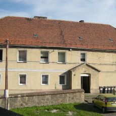 Szkoła, <s>ob. poczta</s> (nr 42)