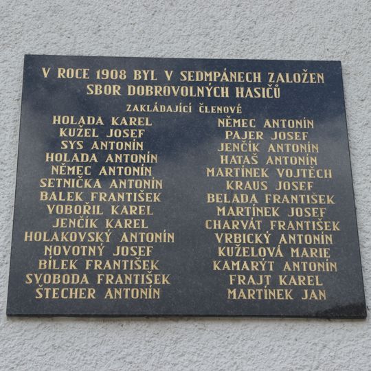 Pamětní deska Sboru dobrovolných hasičů v Sedmpánech