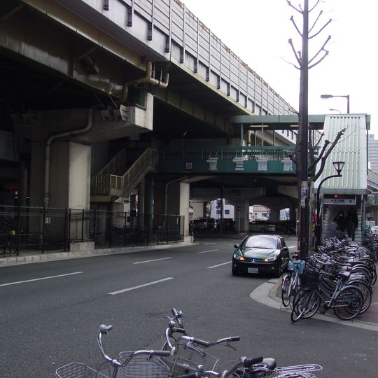 Higashi-Mikuni Station