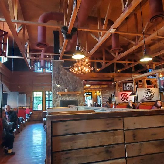 Montana’s BBQ & Bar