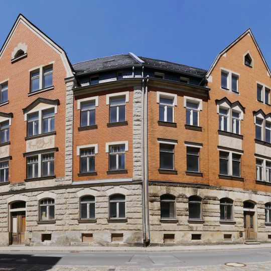 Doppelwohnhaus mit repräsentativer Fassadengestaltung Lange Straße 43; 45