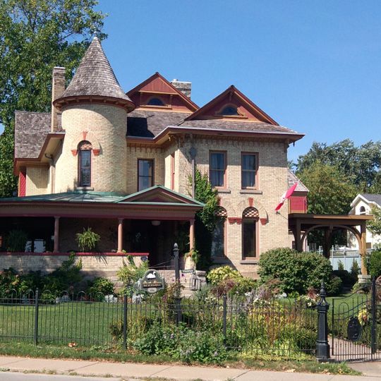 Marshall-Doran Residence and Coach House