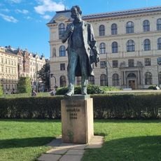 Antonín Dvořák statue by Josef and Jan Wagner