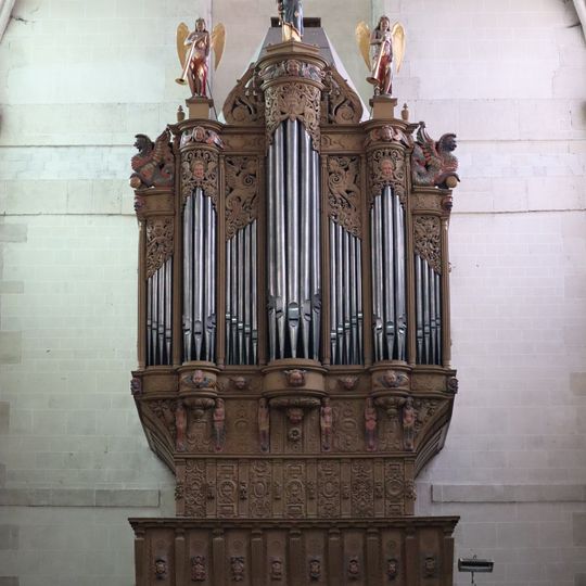 Orgue de tribune de l'église Saint-Pierre de Dreux
