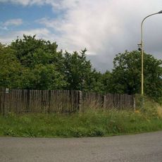 Kříž v Chraštičkách v zahradě