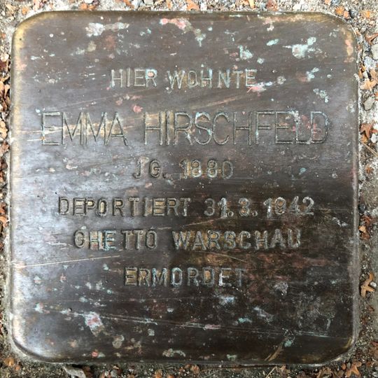 Stolperstein en memoria de Emma Hirschfeld