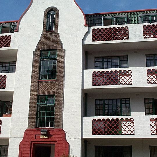 97-128, Ealing Village