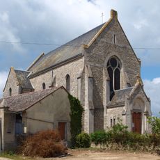 Église Sainte-Anne, Maisons