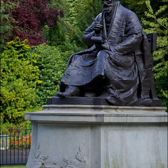 Statue of William Thomson, 1st Baron Kelvin