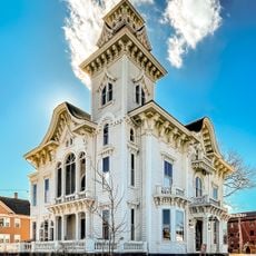 Wedding Cake House