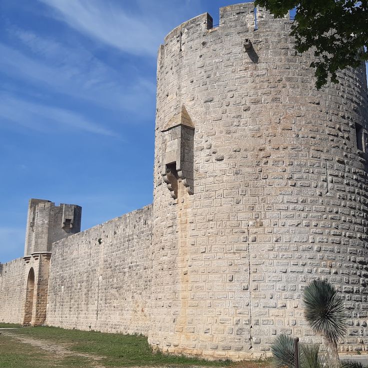Villeneuve Tower