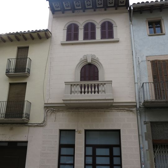 House in carrer d'en Pere Almeda, 6