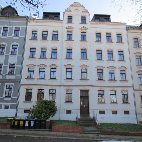 Mietshaus in geschlossener Bebauung mit Vorgarten Hilbersdorfer Straße 46