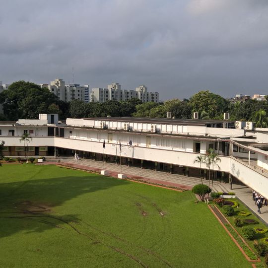 Adamjee Cantonment College
