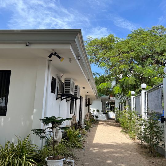 Paradizzo Beach Resort