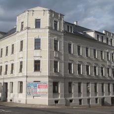 Mietshaus in Ecklage in ehemals geschlossener Bebauung Bernhardstraße 111