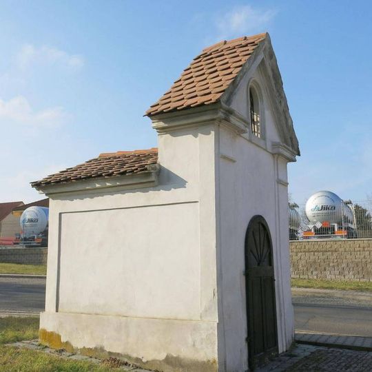 Kaple v ulici 9. května v Podluskách