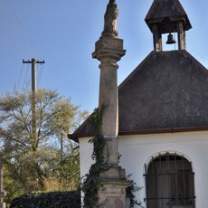 Sloup se sochou Panny Marie