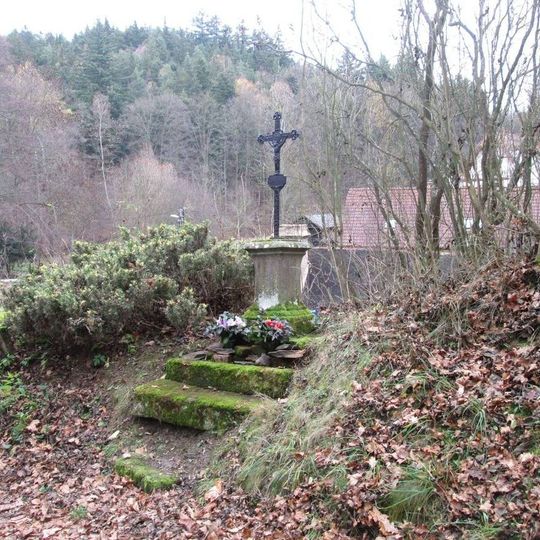 Kříž u zámku Nečtiny