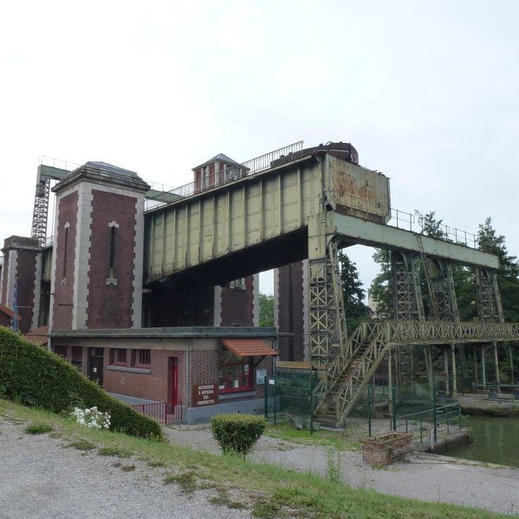 Fontinettes boat lift