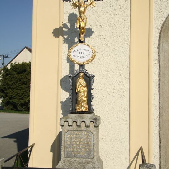 Kříž u kaple sv. Floriána v Báňovicích