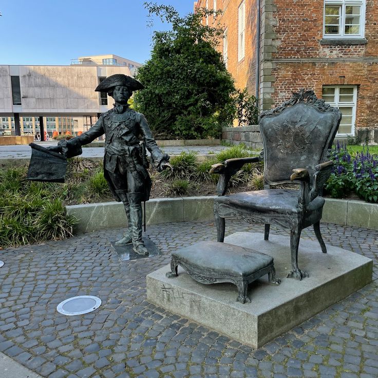 Monument to Tsar Peter III