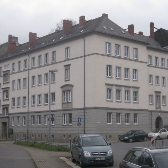 Wohnhaus in geschlossener Bebauung Uferstraße 42