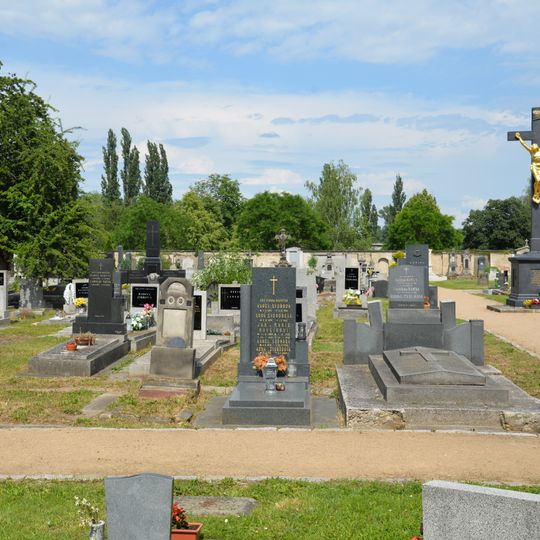 Terezín cemetery
