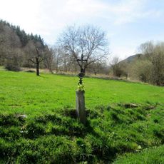 Kříž jihovýchodně od Žichovic