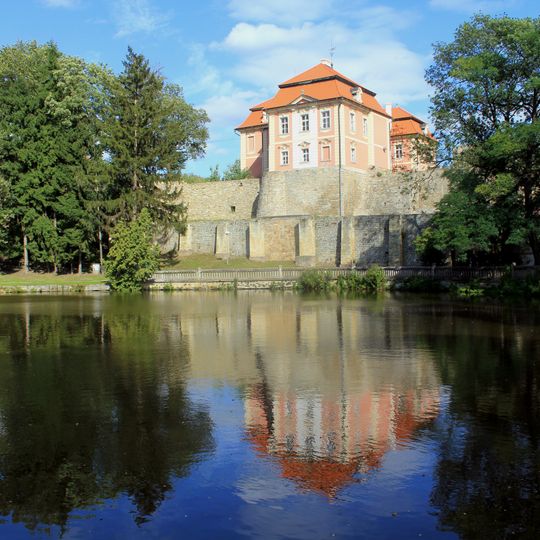 Chvalkovice Castle