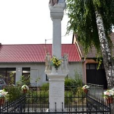 Trojičný stĺp, pilier s podstavcom