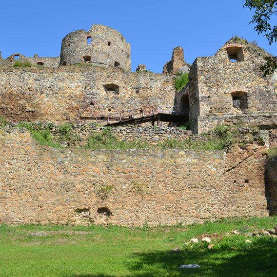 Fiľakovský hrad, múr hradbový II.
