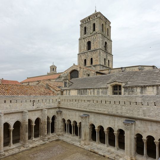Saint-Trophime cloister in Arles