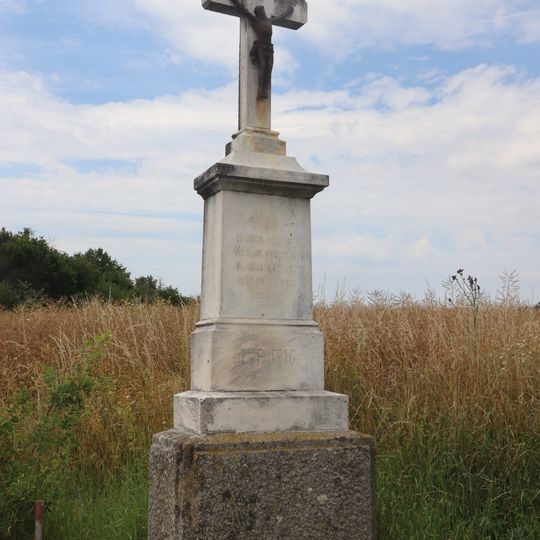 Kříž u křižovatky severně od Číchova