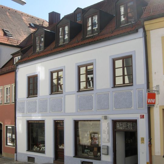 Wohn- und Geschäftshaus