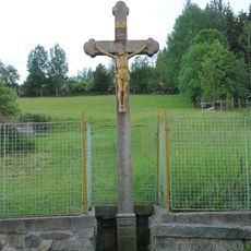 Kříž na návsi ve Štítkově