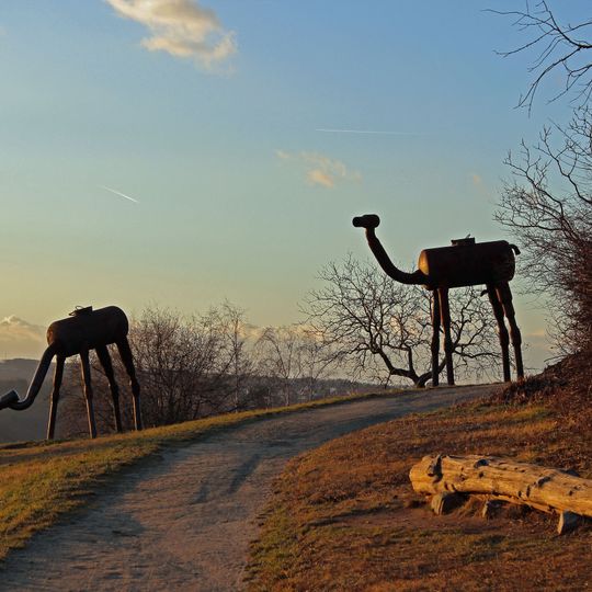 Sculptural group Llamas