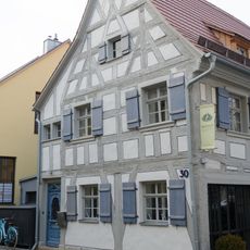 Wohn- und Geschäftshaus