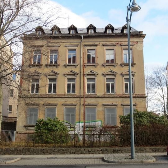 Mietshaus in offener Bebauung mit Vorgarten Reichsstraße 46