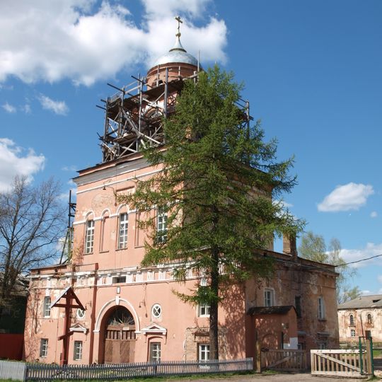 Надвратная церковь с колокольней