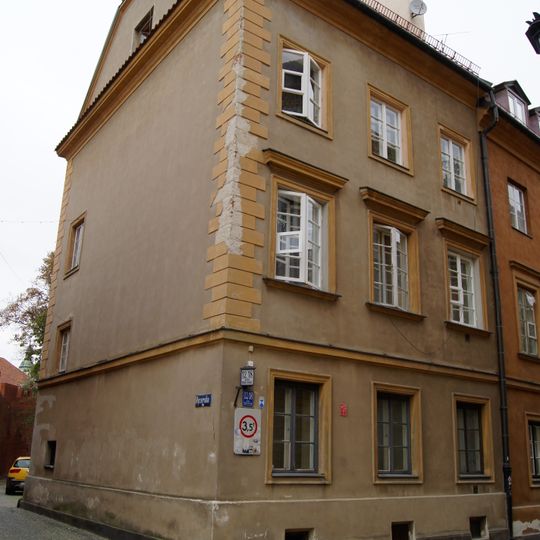 18 Wąski Dunaj Street in Warsaw