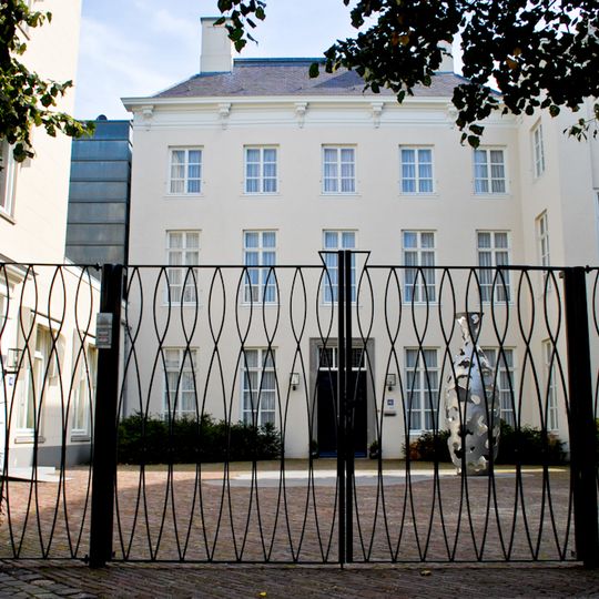 Bisschoppelijk Paleis