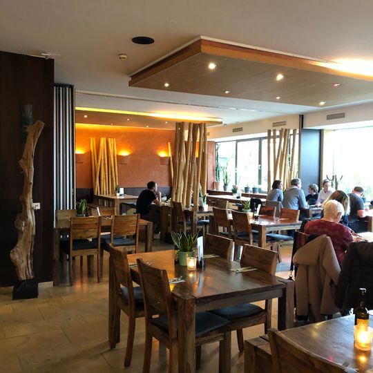 Ko'Ono Hotel & Restaurant