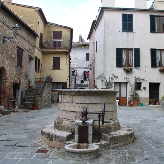Piazza del Pozzo