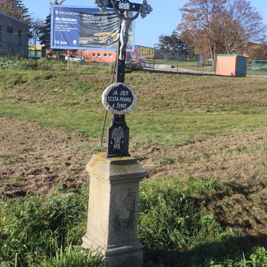 Kříž u silnice 351 u Valče