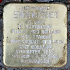 Stolperstein en memoria de Erich Kuttner
