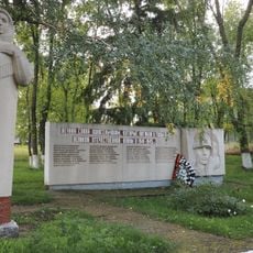 World War II memorial in Sîngereii Noi, Sîngerei