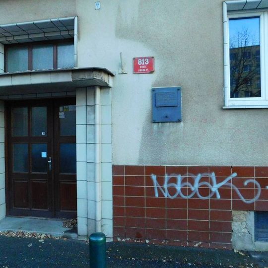 Pamětní deska Dušana Pšenčíka a Miroslava Brepty na domě Děkanská vinice I 813/6 v Praze