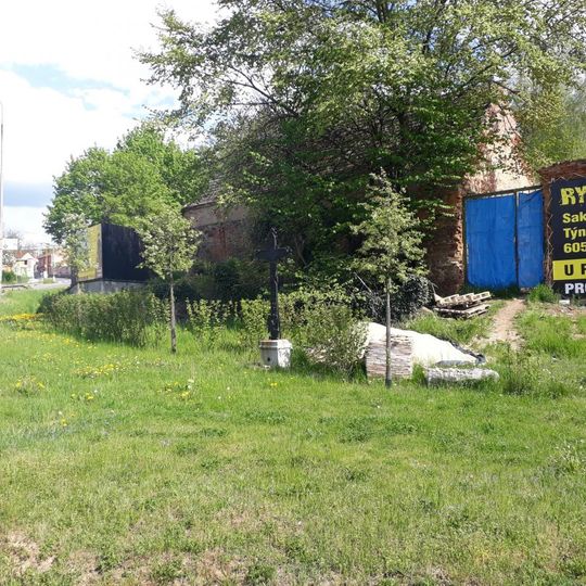 Kříž v Týnu nad Vltavou u křižovatky