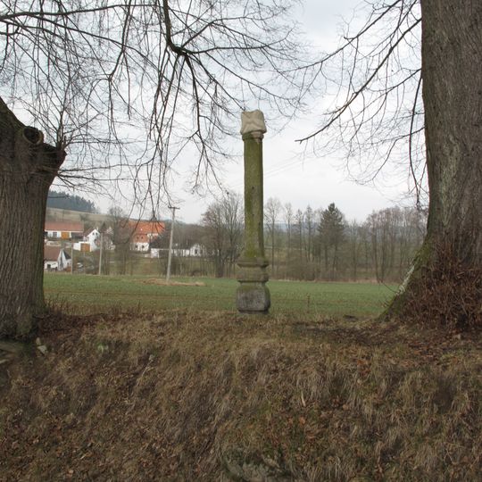 Kříž ve Všechlapech za kravínem